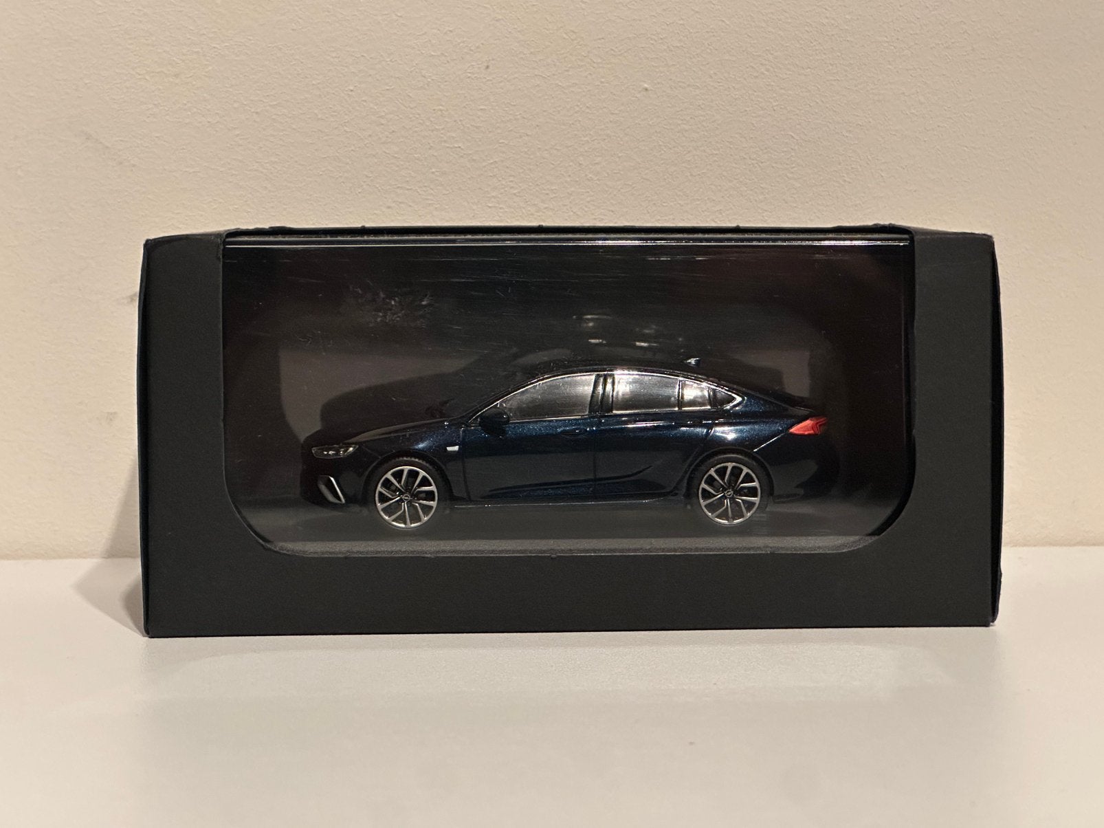Opel Insignia Grand Sport (2017) | iScale | schaal 1:43, Ophalen of Verzenden, Zo goed als nieuw, Auto