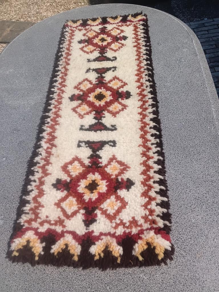 Fraaie handgeknoopte Smirna loper voor tafel of dressoir, Minder dan 50 cm, 50 tot 100 cm, Ophalen of Verzenden, Zo goed als nieuw