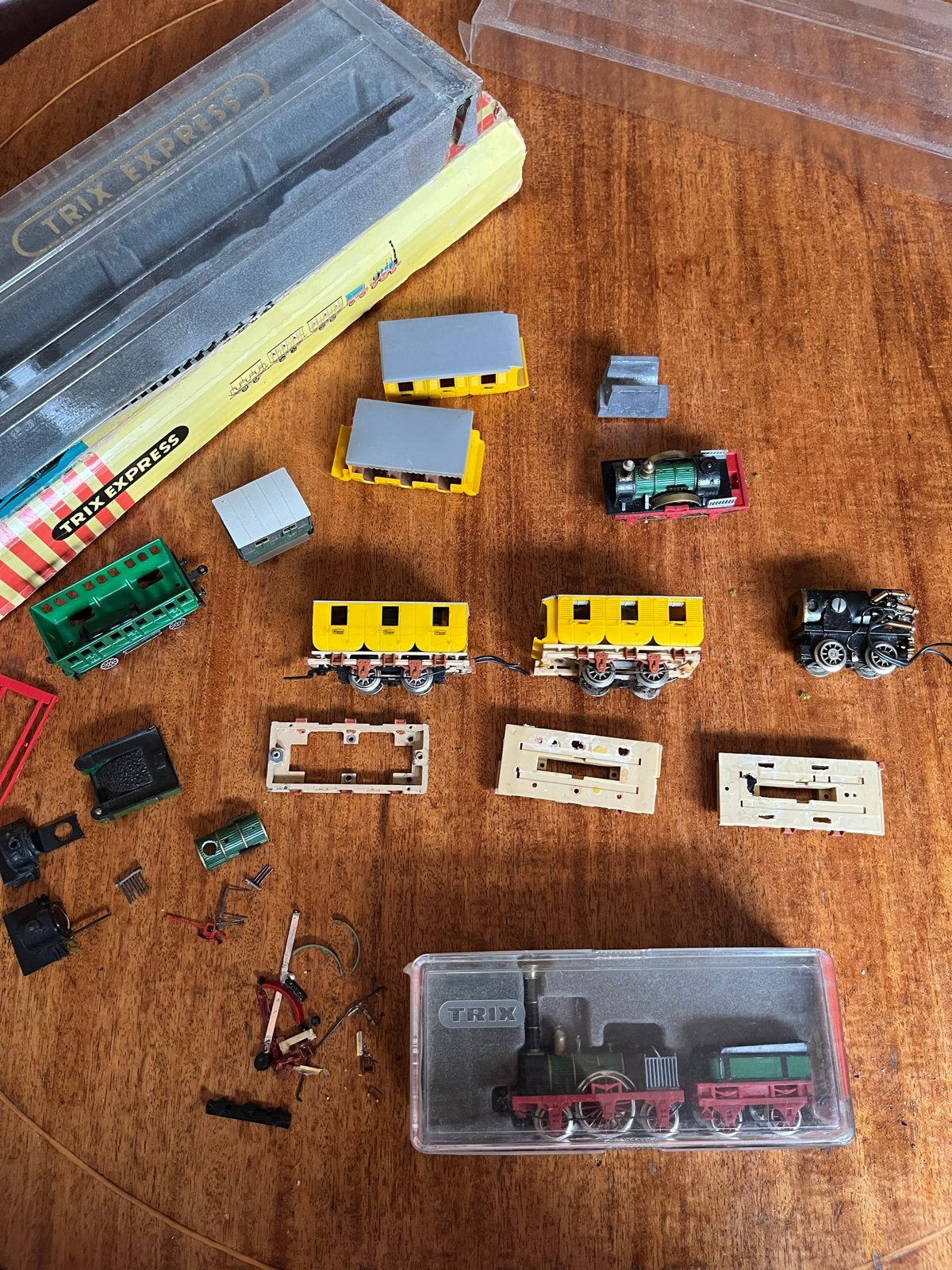 Trix Adler 2-spoor locomotief met diverse onderdelen, Hobby en Vrije tijd, Overige merken, Gelijkstroom, Verzenden, Gebruikt