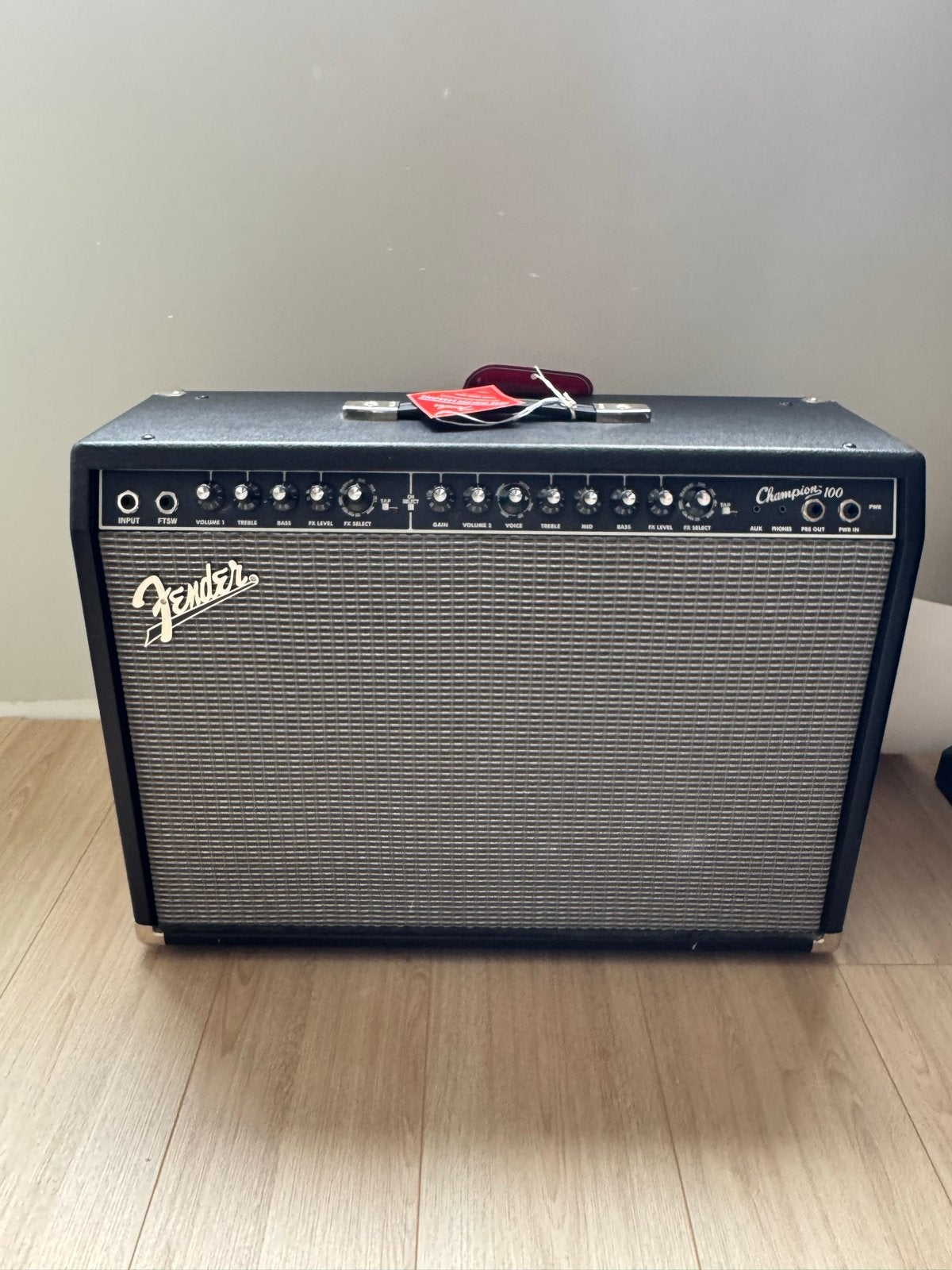 Fender Champion 100 gitaarversterker met footswitch, Muziek en Instrumenten, Ophalen, Zo goed als nieuw, Gitaar, 100 watt of meer