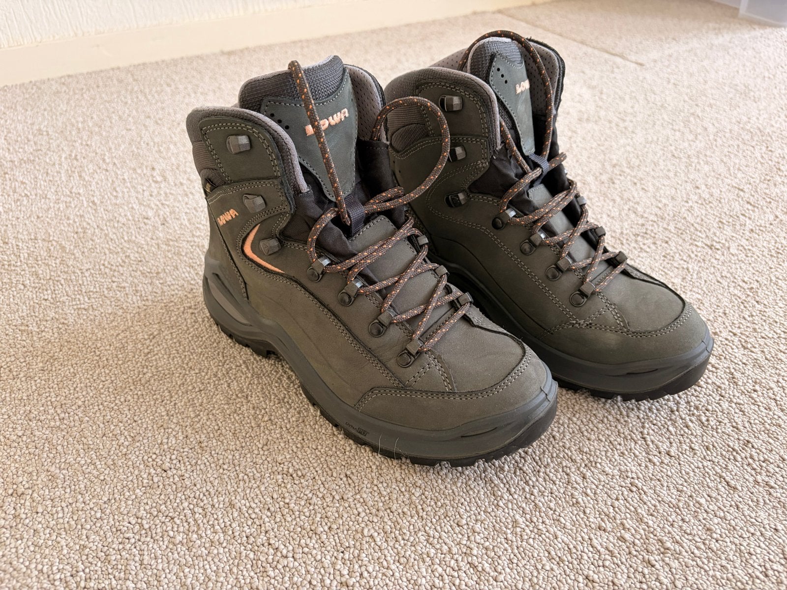 Lowa Renegade EVO GTX MID Ws wandelschoenen, Ophalen of Verzenden, Zo goed als nieuw, Schoenen