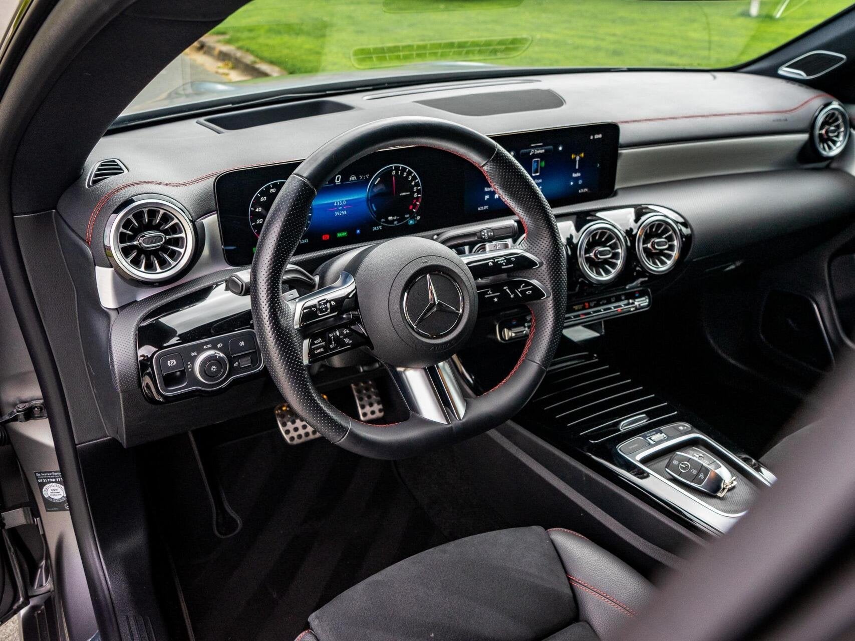 Mercedes CLA-klasse Shooting Brake 250 e AMG|Panoramadak|Bur, Auto's, Mercedes-Benz, CLA, Gebruikt, Zwart, 4 cilinders