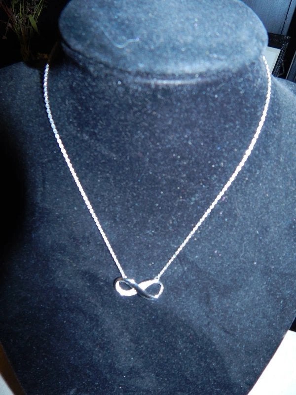 Swarovski ketting infinity teken met swarovski steentjes, Verzenden, Zo goed als nieuw, Zilver, Zilver