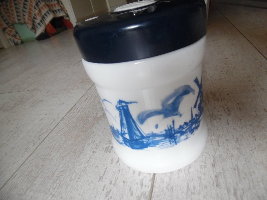 Hollandse molens op voorraadpot van melkglas, Ophalen of Verzenden