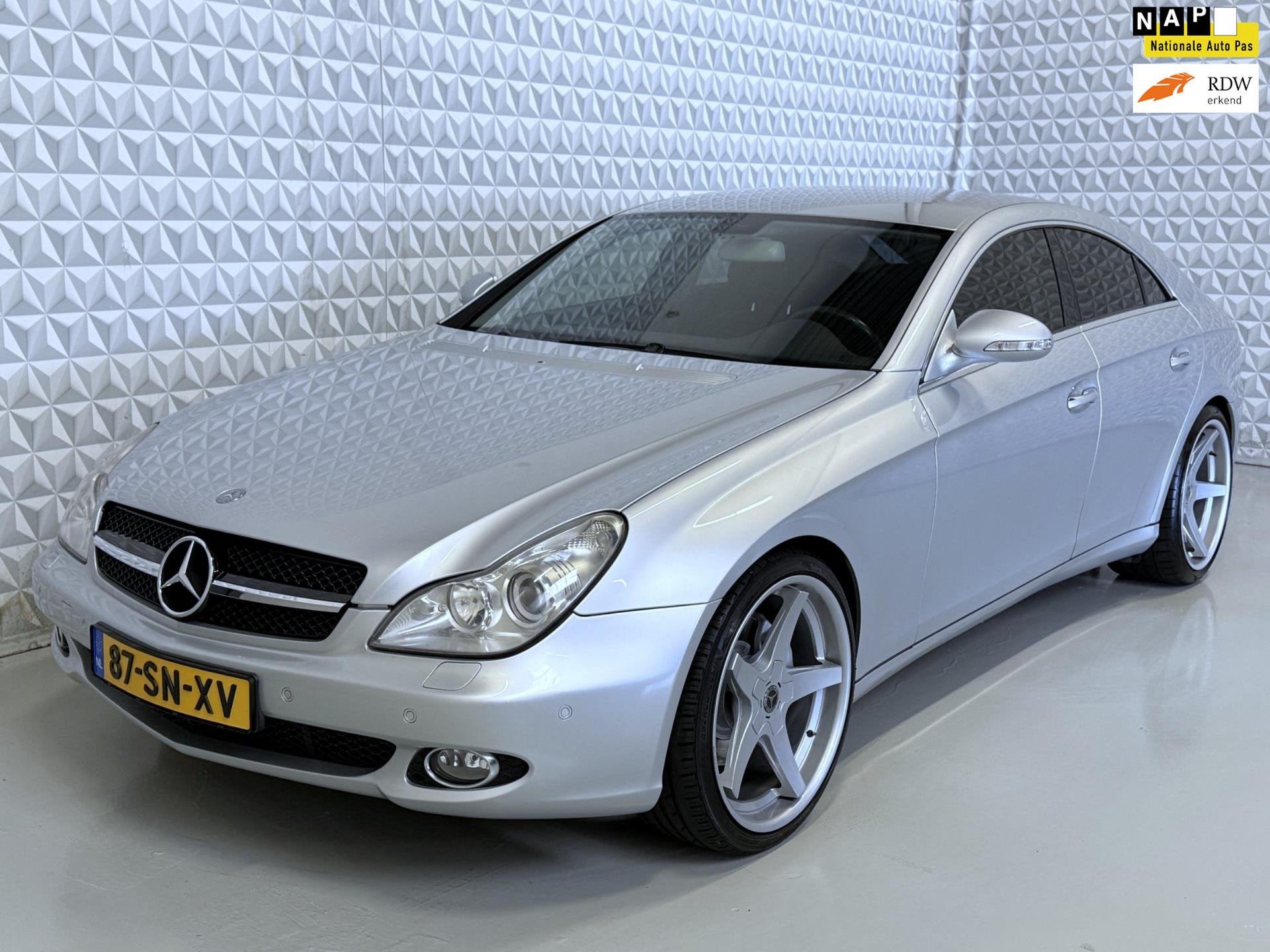 Mercedes-Benz CLS-klasse 350 V6 Origineel Nederlands! 177.00, Automaat, Achterwielaandrijving, Gebruikt, Zwart
