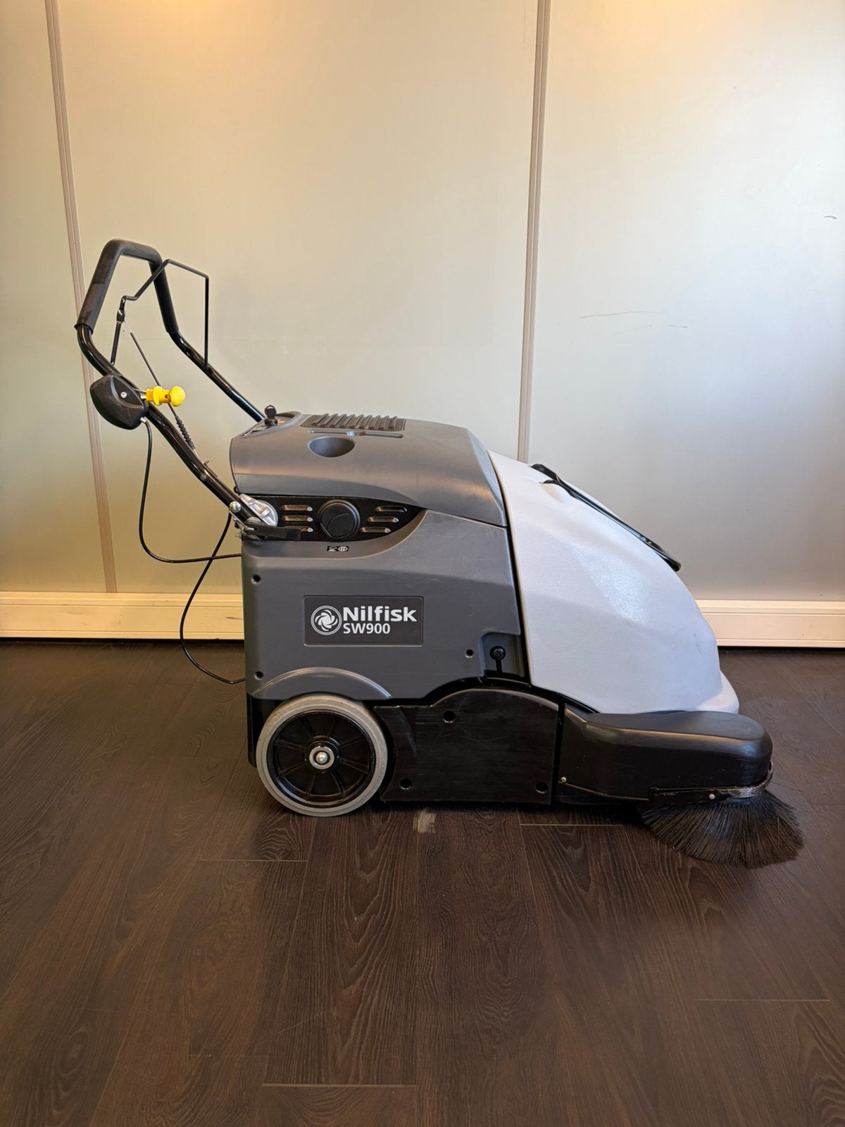 Veegmachine | Nilfisk SW900 | Binnen & Buiten, Ophalen of Verzenden, Gebruikt, Nilfisk
