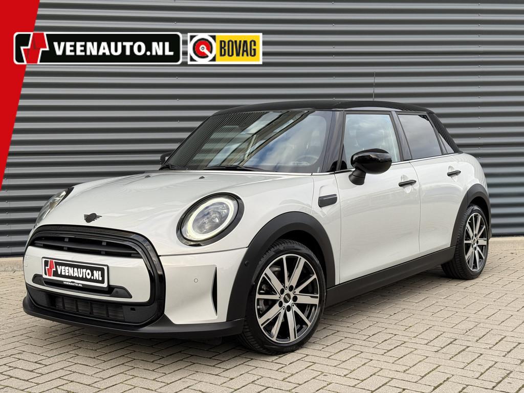 MINI Mini 1.5 Cooper Navi/Apple/Leder (bj 2022, automaat), Auto's, 136 pk, Gebruikt, Zwart, Wit