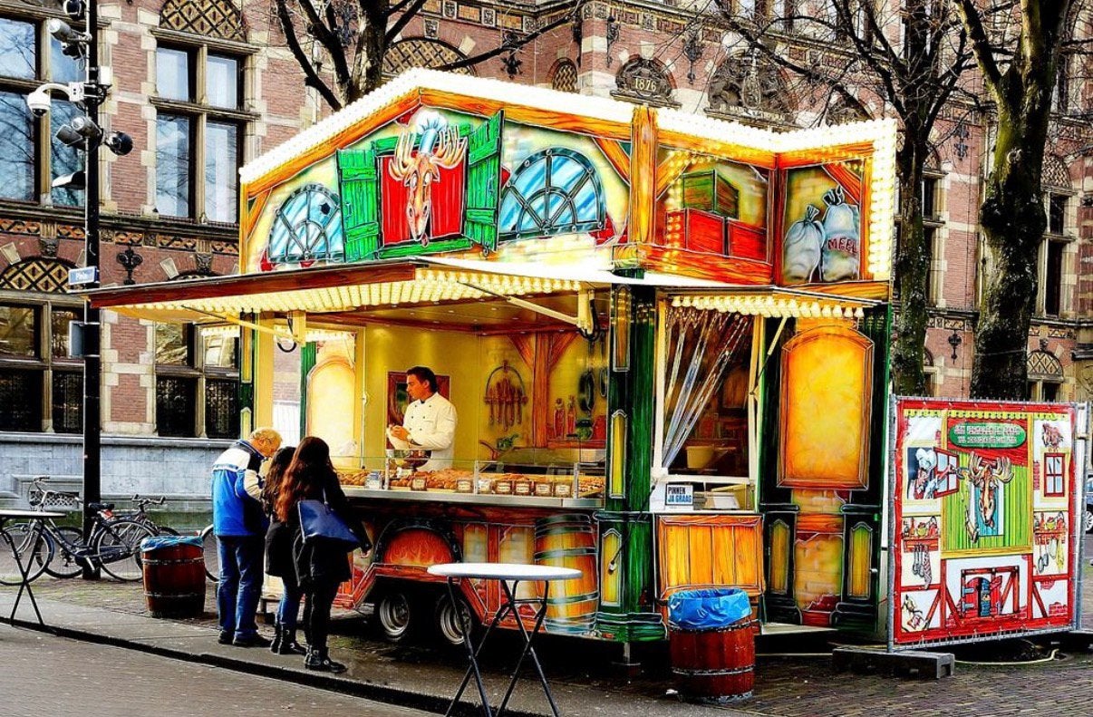 Foto 9 van Oliebollenkramen te huur / Verkoopwagens te huur /oliebollen