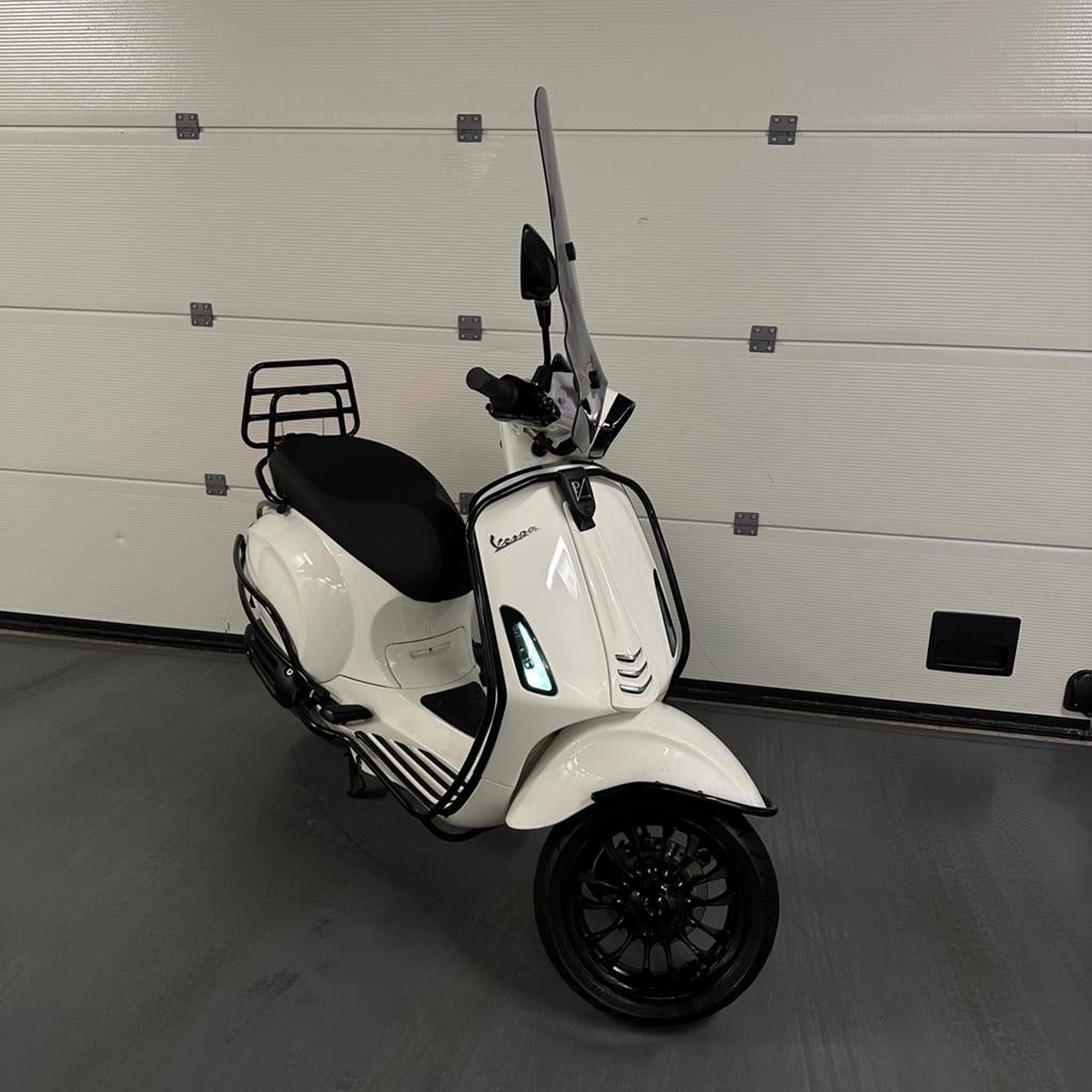 Vespa Sprint Glans Wit Snor 2018 Iget 7359KM, Ophalen, Zo goed als nieuw, Benzine, Vespa