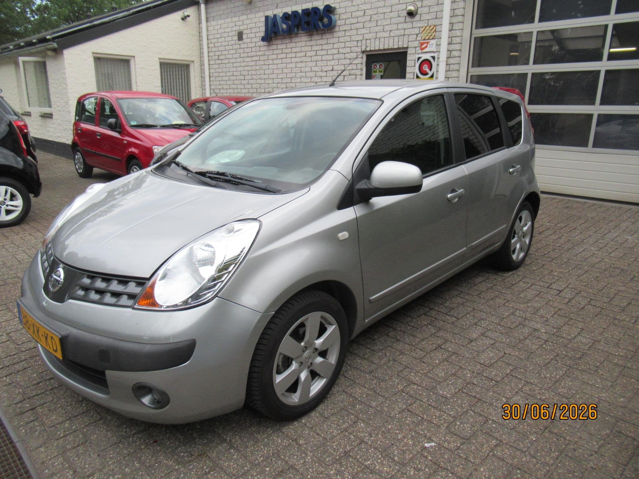 Nissan Note 1.6 Acenta automaat airco Nissan Note 1.6 Acenta, Stof, Gebruikt, 4 cilinders, 49 €/maand