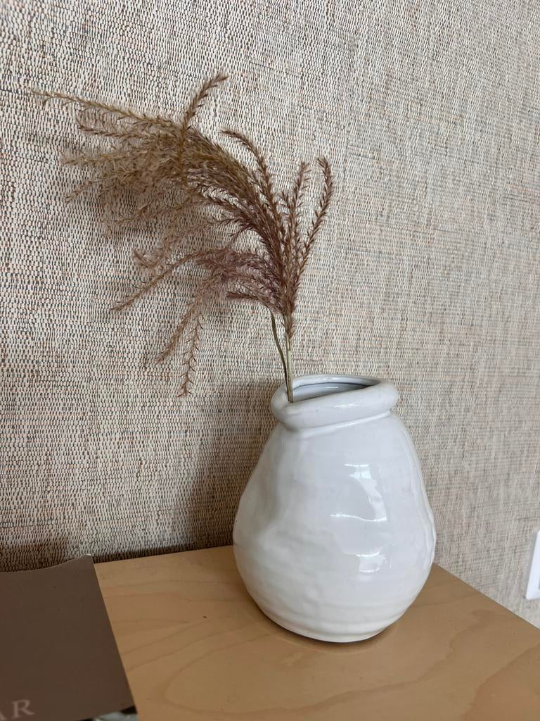 Witte vaas keramiek asymmetrisch japandi, Wit, Aardewerk of Porselein, Ophalen of Verzenden, Zo goed als nieuw