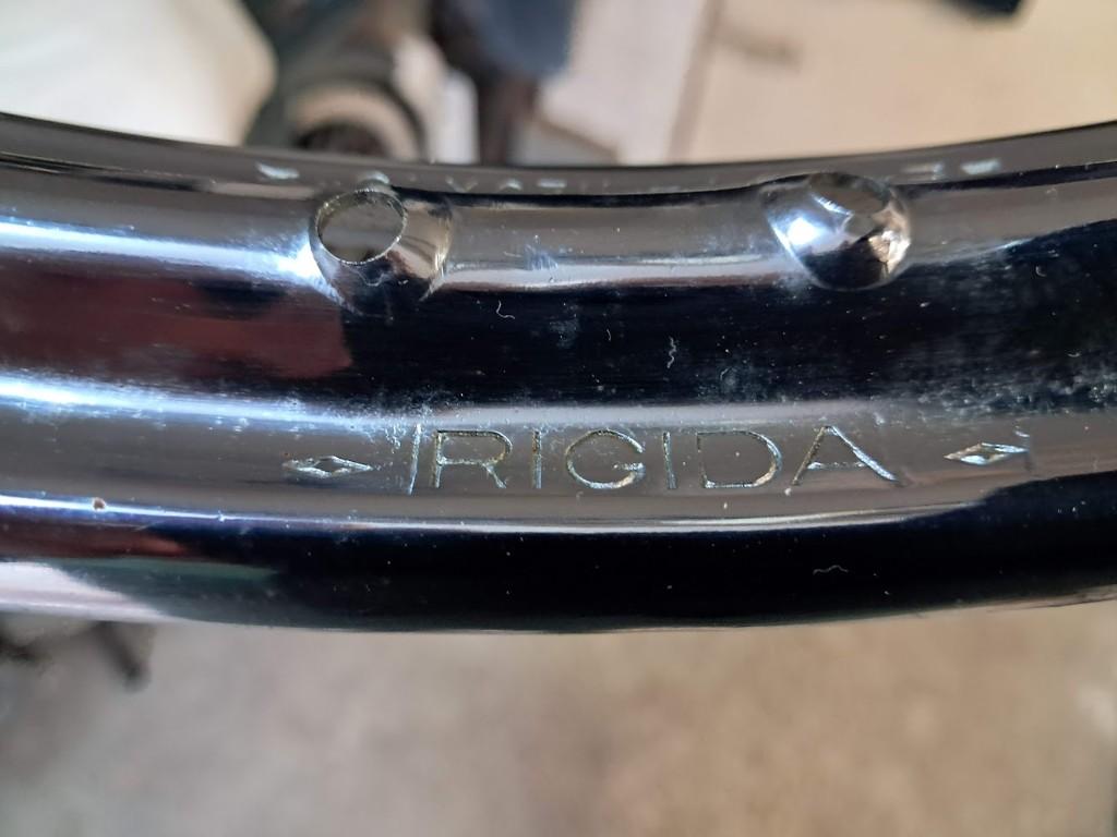 Velg en band 16 inch merk Rigida, Fietsen en Brommers, Ophalen, Gebruikt, Overige typen