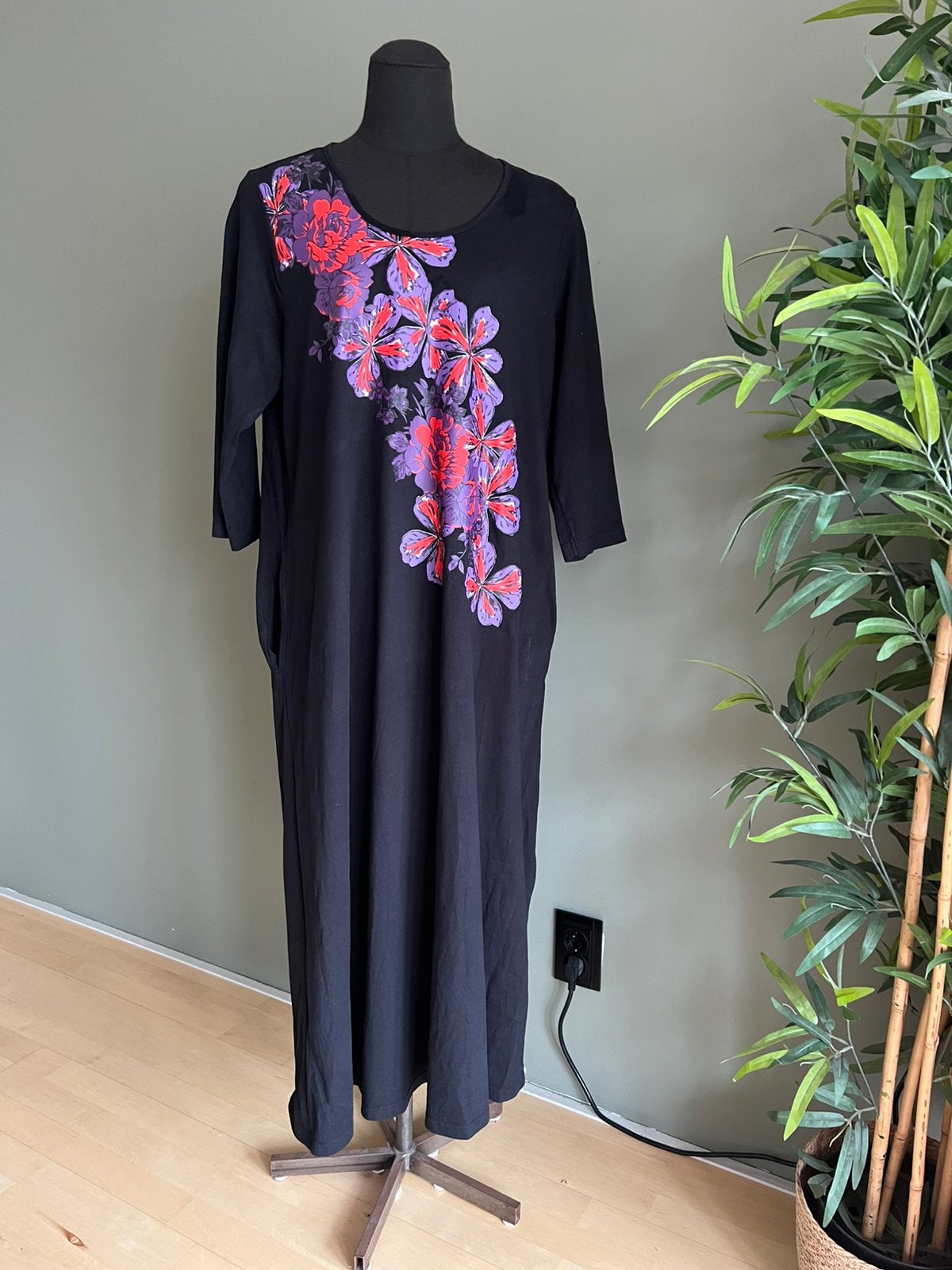 Ulla Popken katoenen zwarte jurk met zakken maat 46, Kleding | Dames, Grote Maten, Ophalen of Verzenden, Zo goed als nieuw, Zwart
