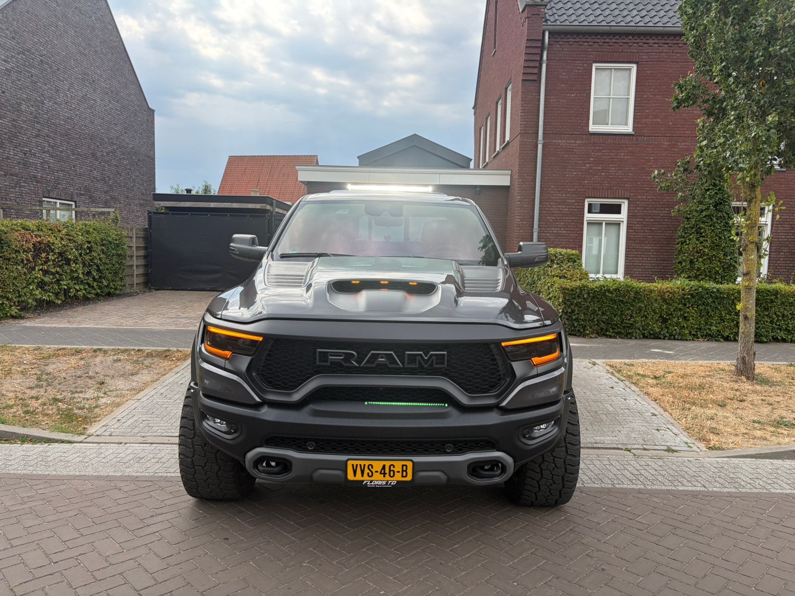 Dodge TRX Hellcat 2023 Grijs NAP nieuwstaat vol,vol,vol, Auto's, Automaat, Dealer onderhouden, Particulier, 712 pk