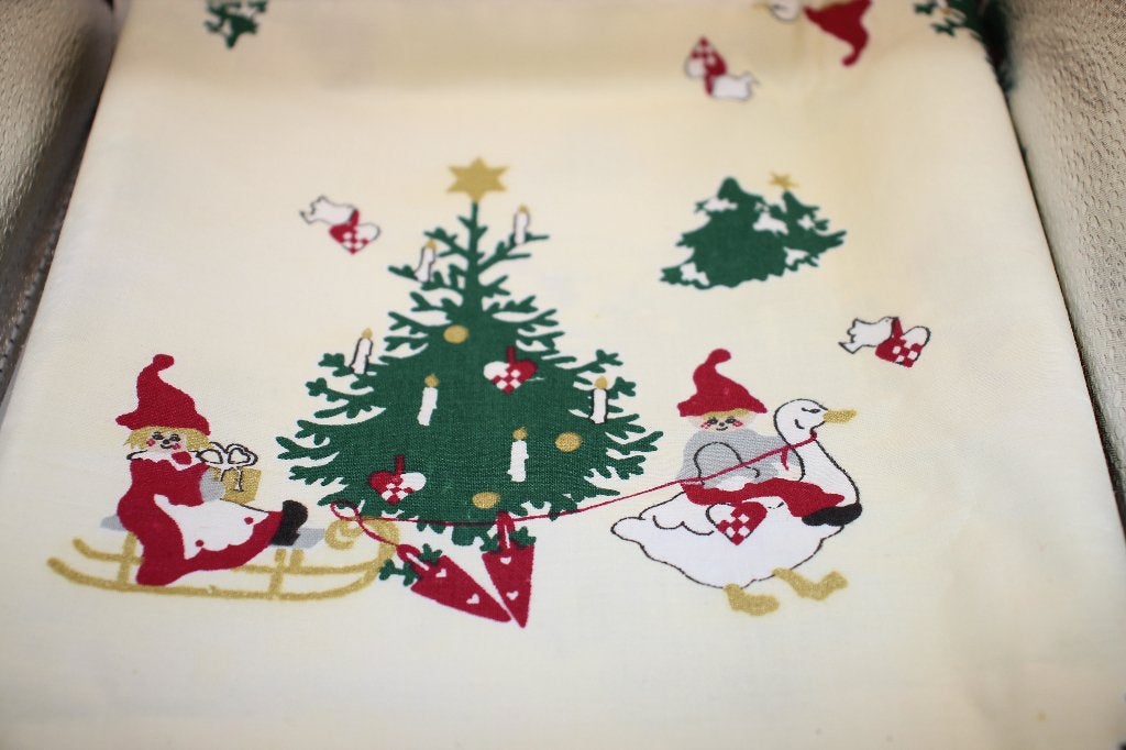 Coupon 100% katoen stof - licht geel / creme kerst elf #4115, Hobby en Vrije tijd, 120 cm of meer, Geel, Nieuw, Ophalen of Verzenden
