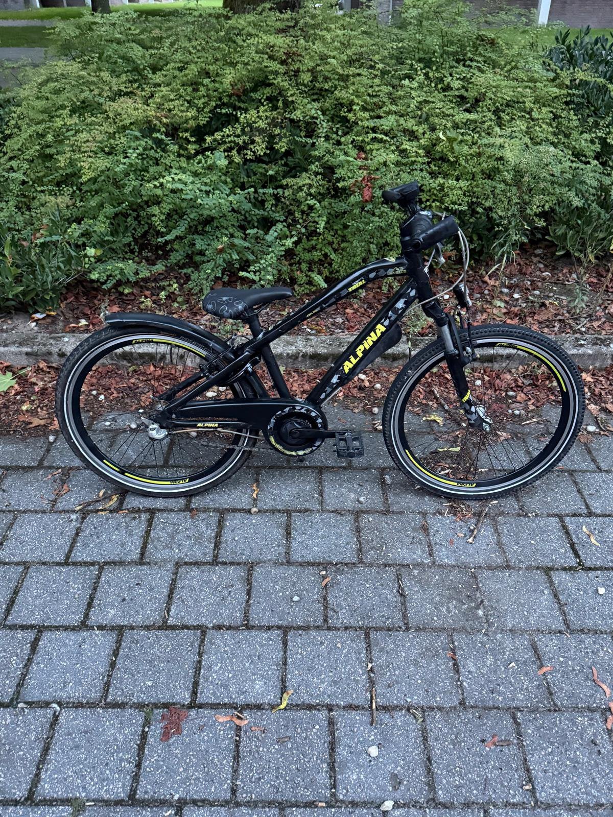 jongensfiets alpina trial 24 inch 3V, Ophalen, Terugtraprem, Handrem, Gebruikt