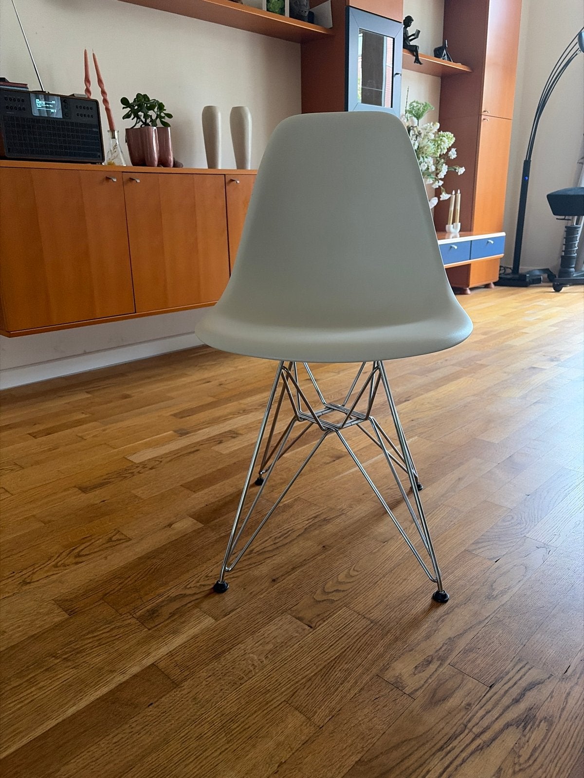 6 Vitra Eames DSW Stoel - Zo goed als nieuw, Ophalen, Kunststof, Zo goed als nieuw, Grijs