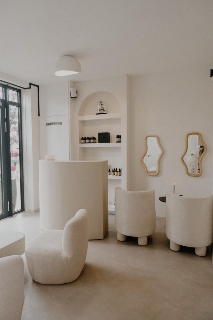 Bedrijfsruimte/ Salon in Honselersdijk- Denhaag ter Overname, Ophalen of Verzenden
