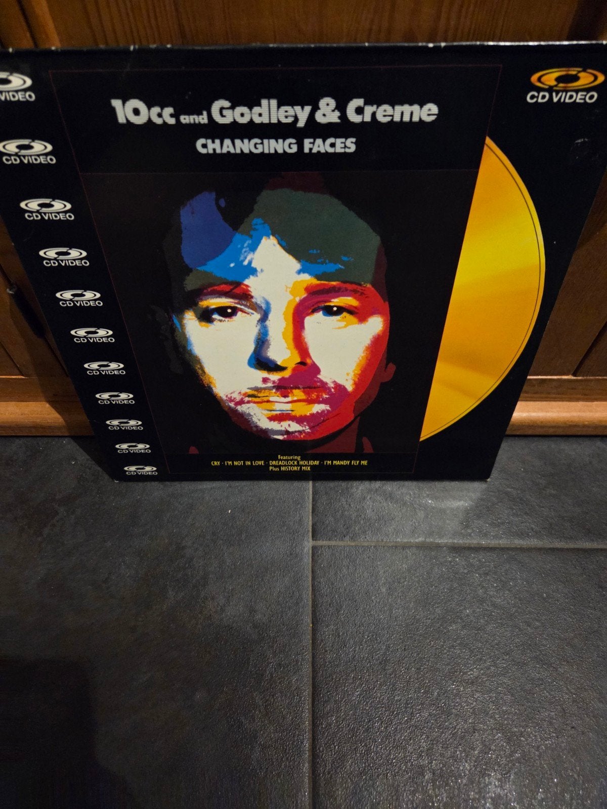 Laserdisc 10cc en Godley & Creme - Changing Faces, Alle leeftijden, Ophalen of Verzenden, Gebruikt