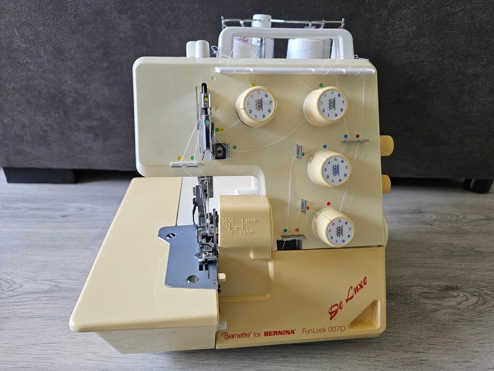 lockmachine Bernina, Ophalen, Zo goed als nieuw, Lockmachine, Bernina