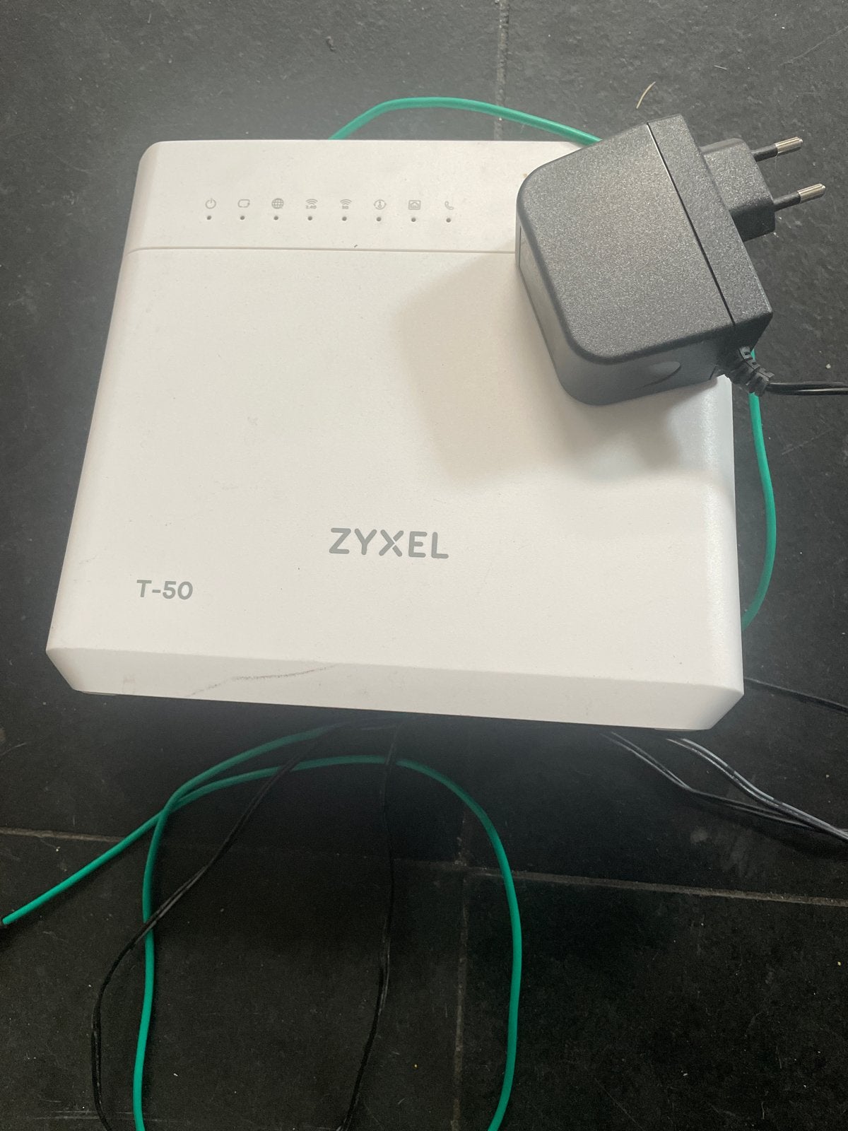 Zyxel T-50 Router met modem - Zo goed als nieuw, Computers en Software, Routers en Modems, Ophalen of Verzenden, Zo goed als nieuw