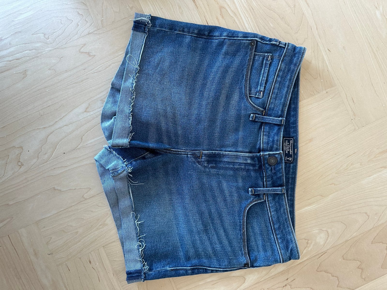 Abercrombie & Fitch Harper Low Rise Midi Short W28, Kort, Zo goed als nieuw, Maat 36 (S), Verzenden