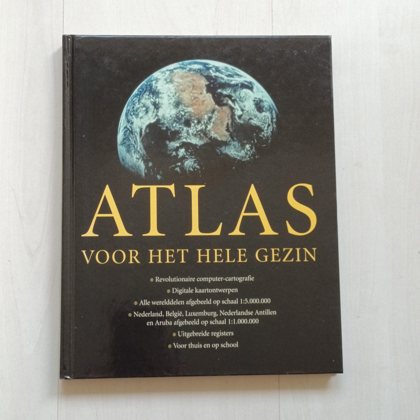 Atlas voor het hele gezin - Wereldatlas, Onbekend, Overige atlassen, 2000 tot heden, Ophalen of Verzenden