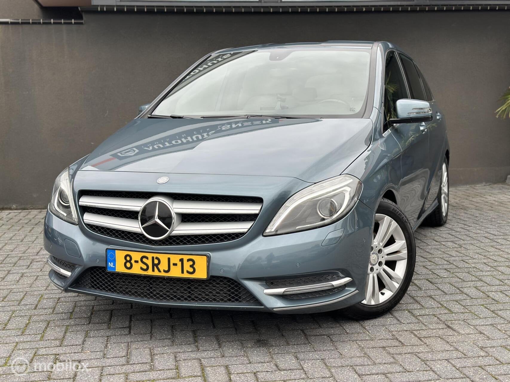 Mercedes B 180 Ambition|99.634 km|Wit Leder|Xenon| Trekhaak, Auto's, Voorwielaandrijving, Gebruikt, 4 cilinders, Blauw