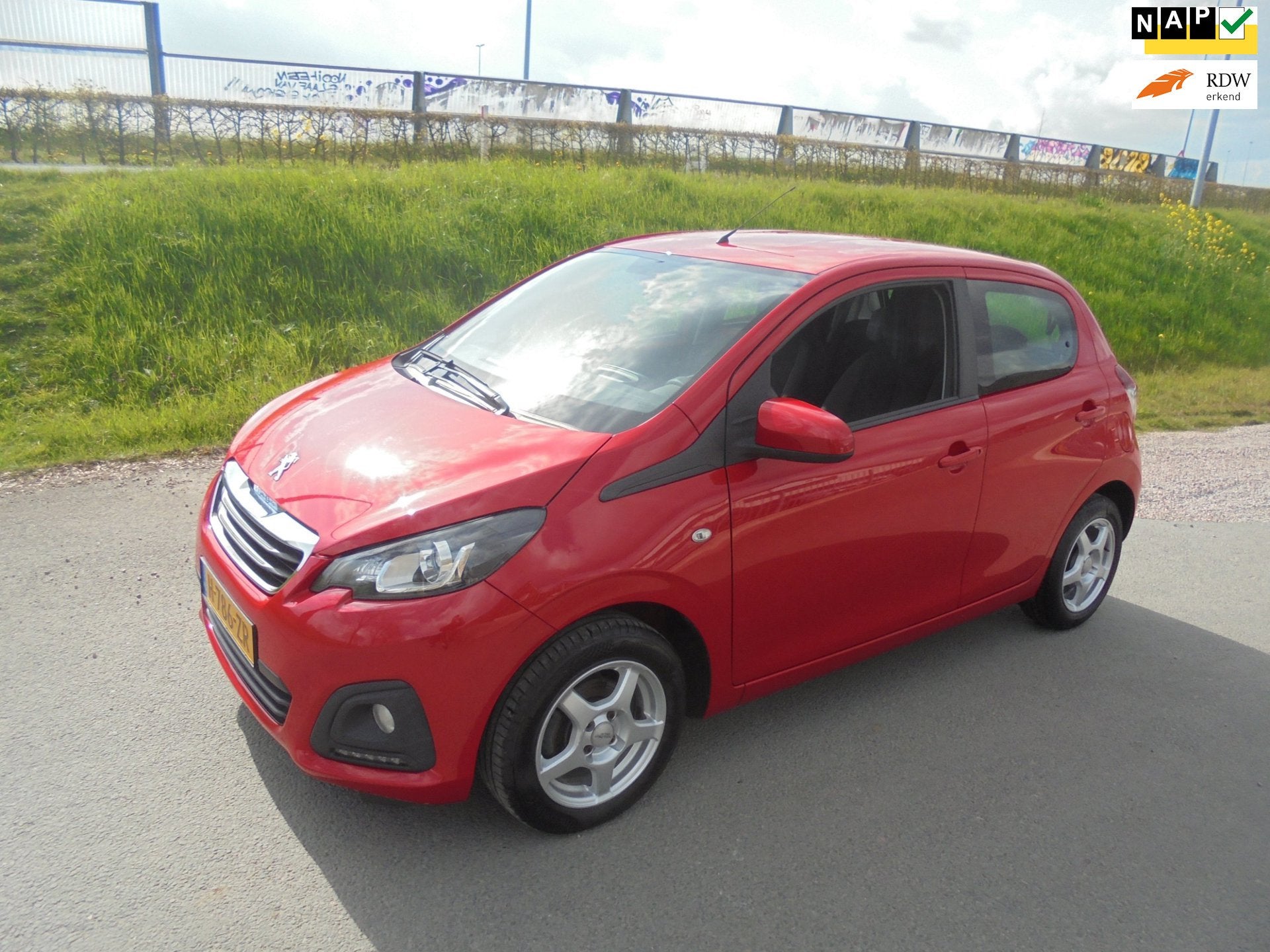 Peugeot 108 Peugeot 108 1.0 benzine airco lmv 72.000 km eers, Voorwielaandrijving, Gebruikt, Euro 6, 4 stoelen