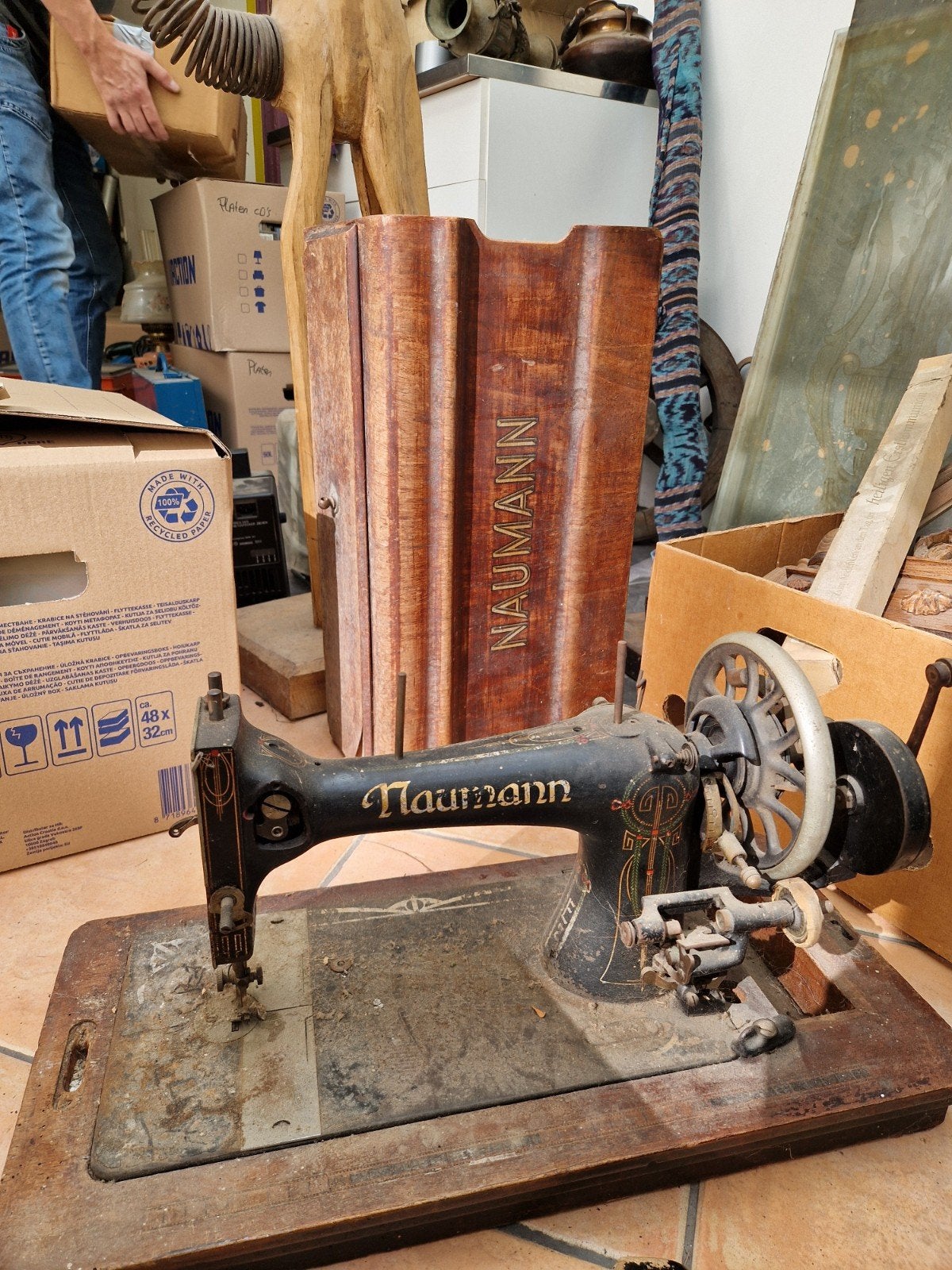Antieke Naumann naaimachine met houten kap, Antiek en Kunst, Ophalen