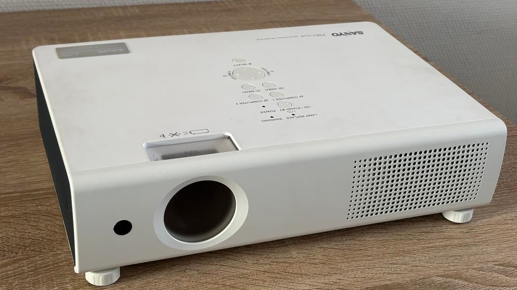 SANYO JAPAN PROxtraX Multiverse Projector / Beamer, Audio, Tv en Foto, Beamers, Ophalen of Verzenden, Zo goed als nieuw