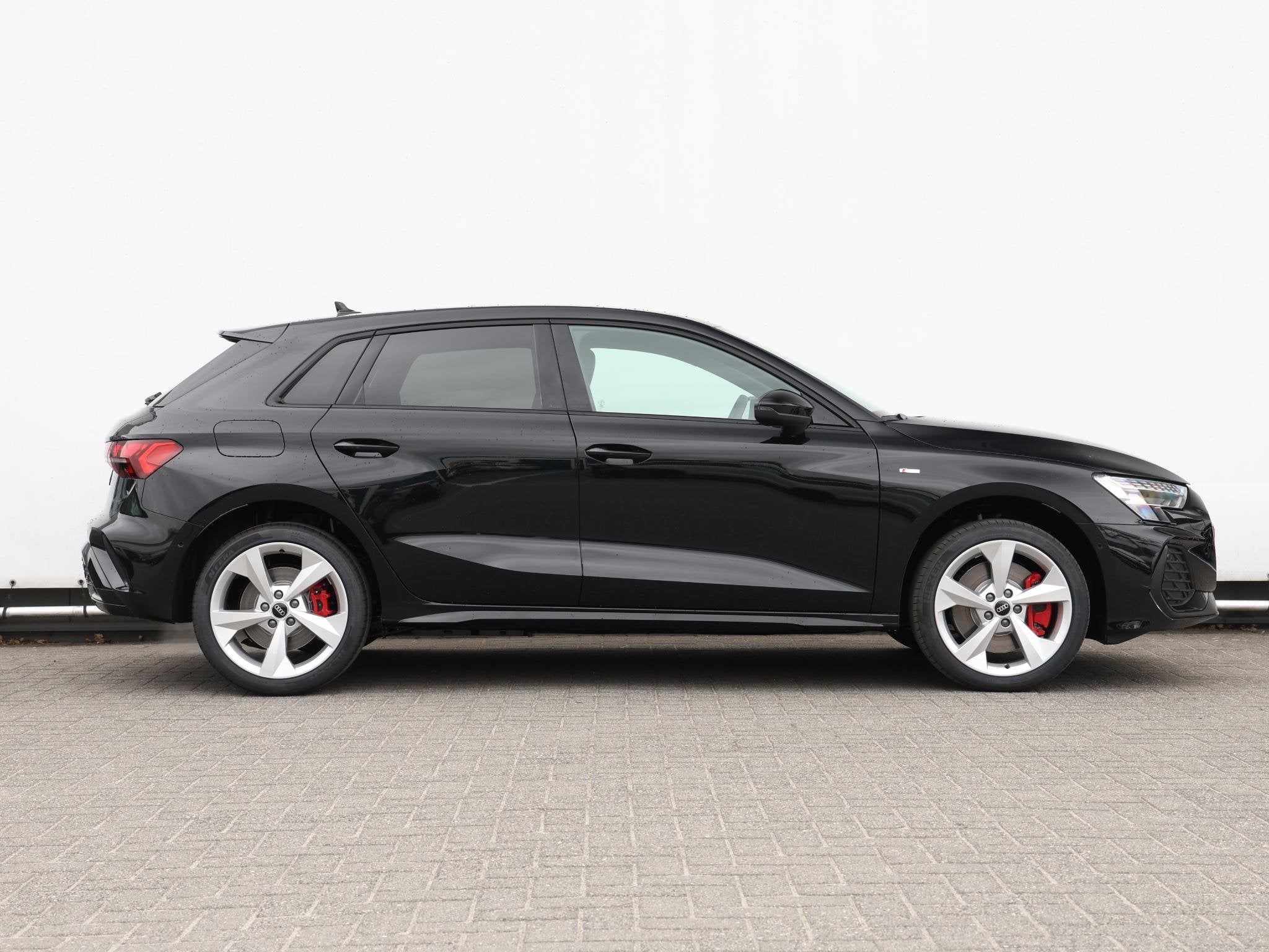 Audi A3 Sportback S edition Competition 45 TFSI e 272 PK Sp, Gebruikt, 4 cilinders, 250 km/l, Leder en Stof