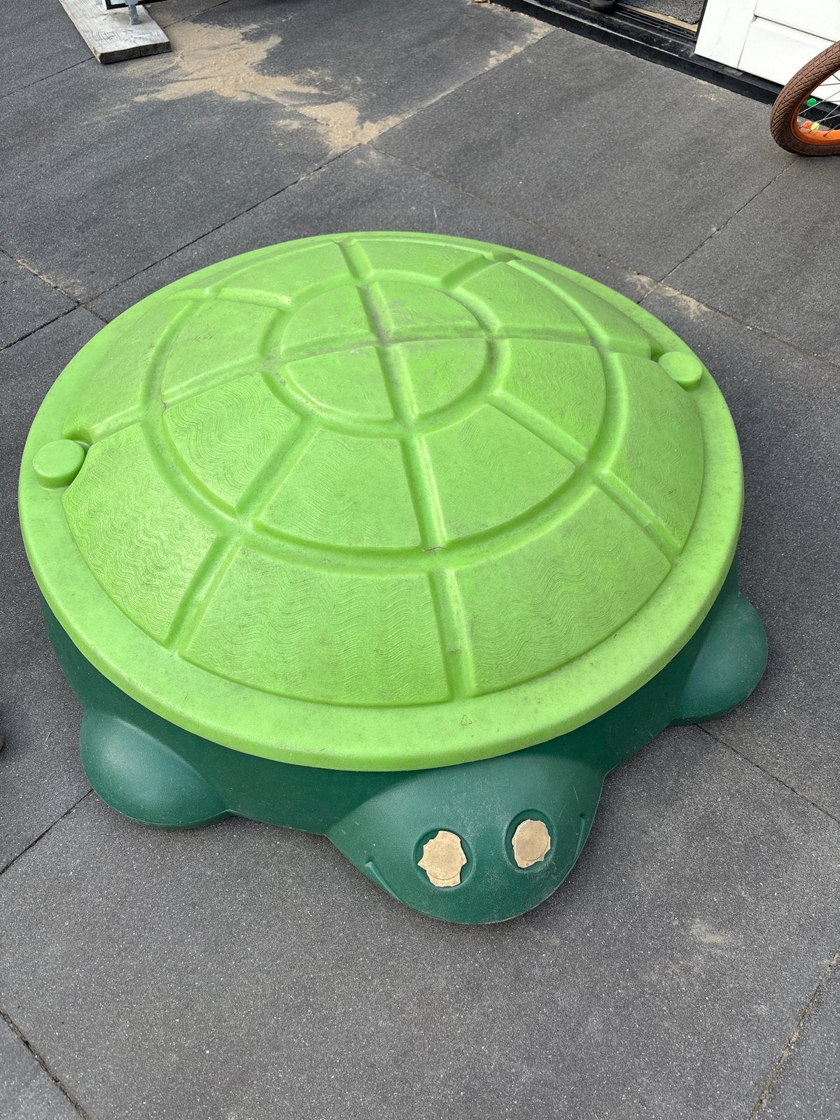 Groene schildpad zandbak met deksel, Ophalen, Gebruikt