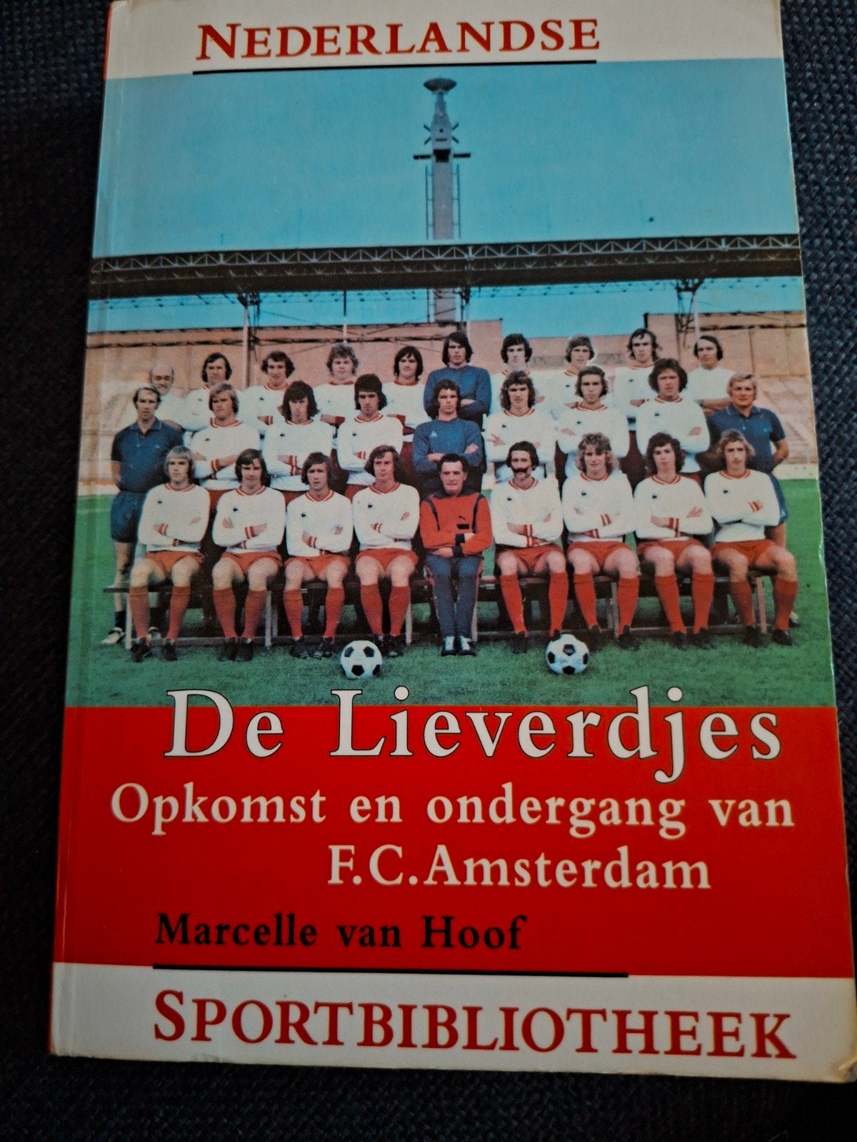 M. van Hoof - De lieverdjes, Boeken, Ophalen of Verzenden, Gelezen, M. van Hoof