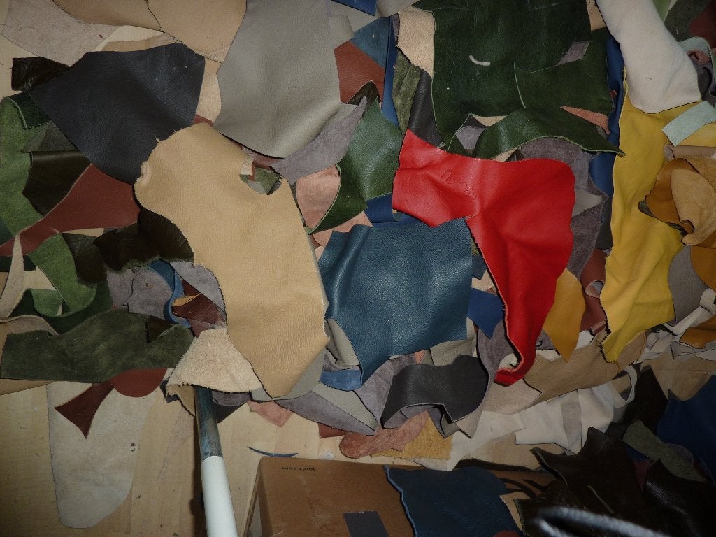 Knutselleer 7,5 kilo soepel echt leer rundleer, Hobby en Vrije tijd, Stoffen en Lappen, Leer of Kunstleer, Nieuw, 30 tot 120 cm