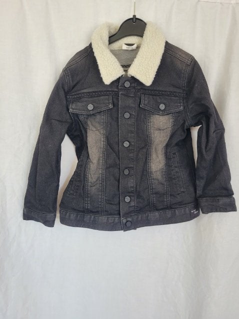 Stoere zwarte spijkerjas mt 110 merk Sproet&Sprout, Kinderen en Baby's, Kinderkleding | Maat 110, ., Ophalen of Verzenden, Zo goed als nieuw