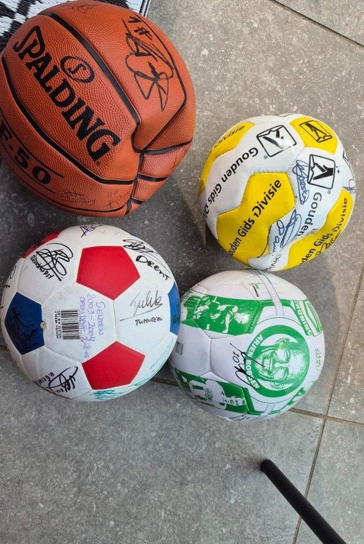 Diverse ballen oa Arjan Robben FC Groningen, Ophalen of Verzenden, Gebruikt, Bal