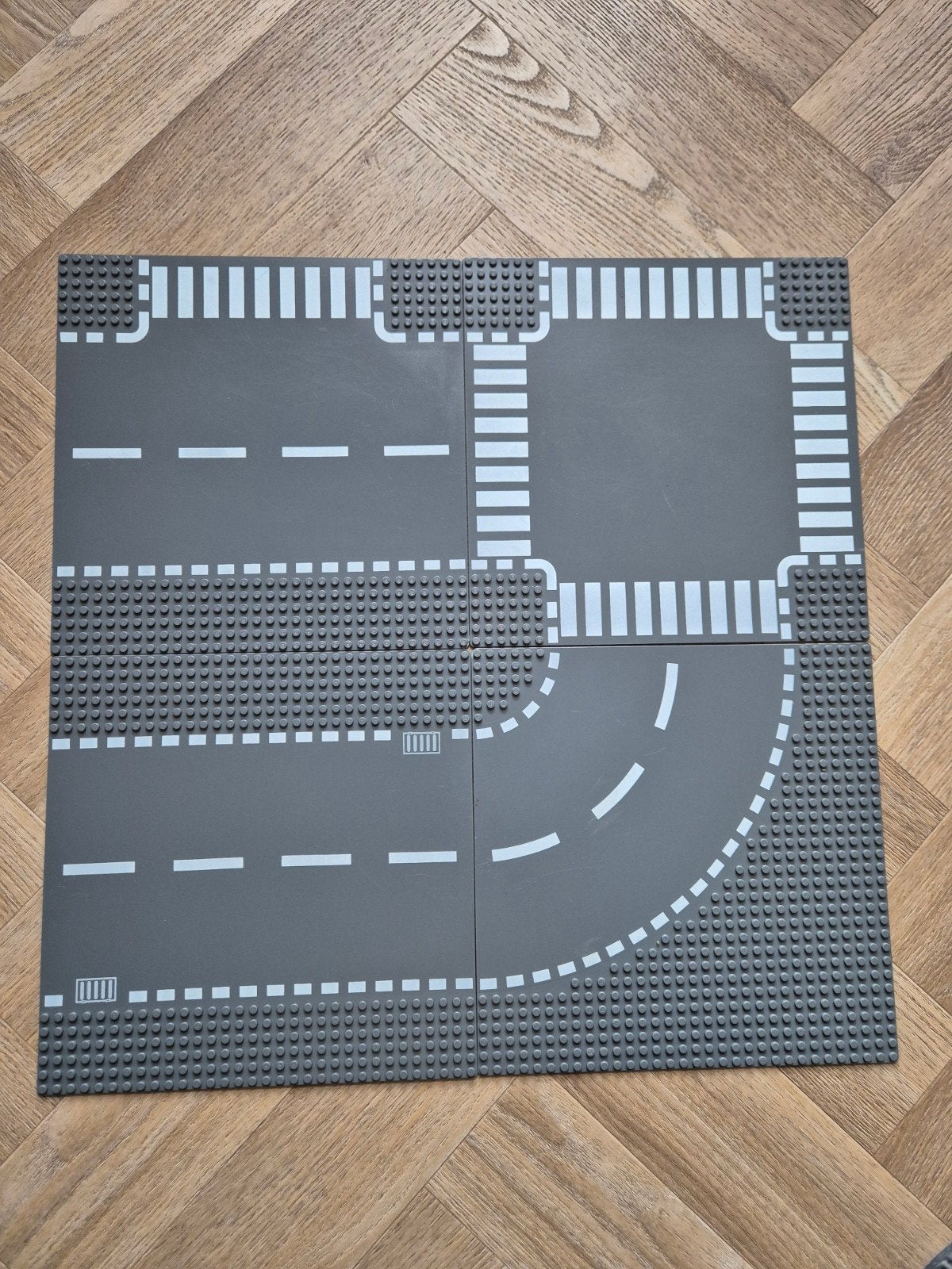4 lego city weg platen wegenplaten donkergrijs 32x32, Lego, Ophalen of Verzenden, Compleet, Grondplaat