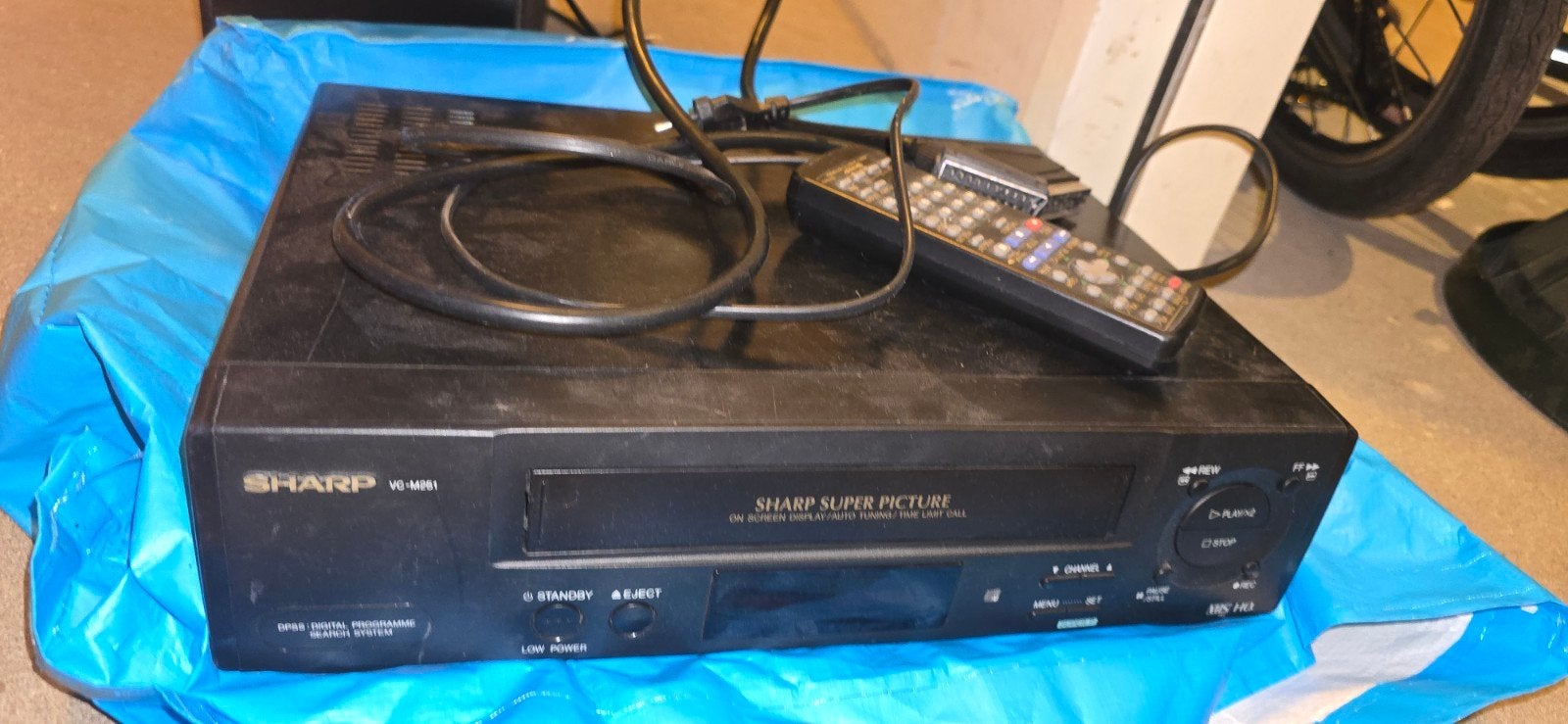 Sharp VC-M81 VHS-speler met afstandsbediening, Audio, Tv en Foto, Videospelers, Ophalen, Gebruikt, VHS-speler of -recorder