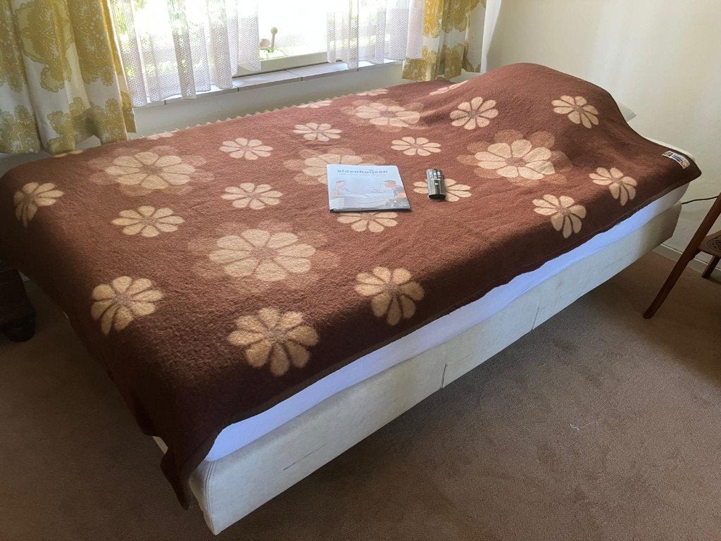 Aldenhuijsen Royaal elektrisch verstelbaar twijfelaar bed, Ophalen, Verstelbaar, Zo goed als nieuw, Twijfelaar