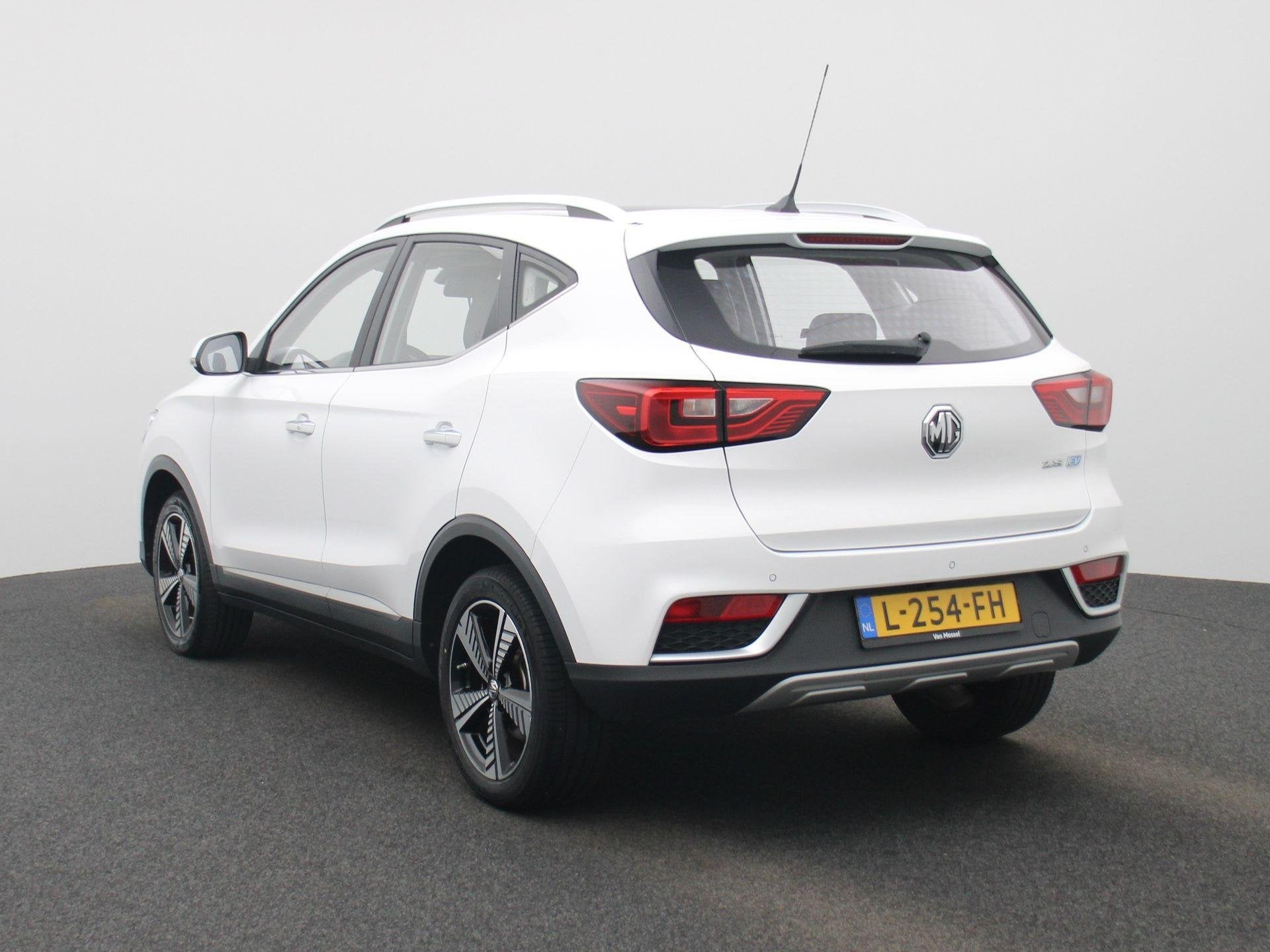MG ZS EV Luxury 45 kWh | lichtmetalen velgen | panoramadak |, Auto's, Gebruikt, 143 pk, ZS, 1507 kg