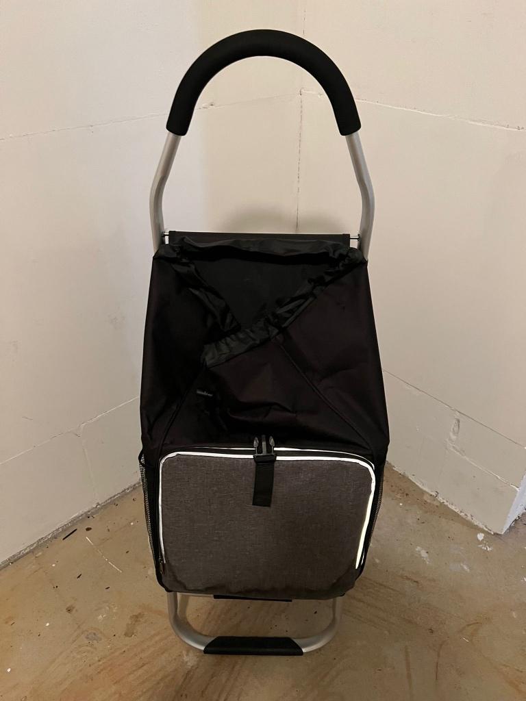 Boodschappentrolley, 30 cm of meer, Gebruikt, Zwart, 75 cm of meer