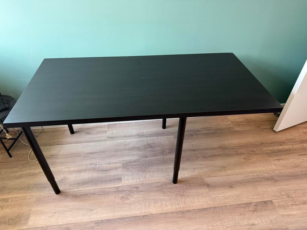 Bureau zwart bruin ikea met verstelbare poten, Huis en Inrichting, Bureaus, Ophalen, Zwart, Zo goed als nieuw, IKEA