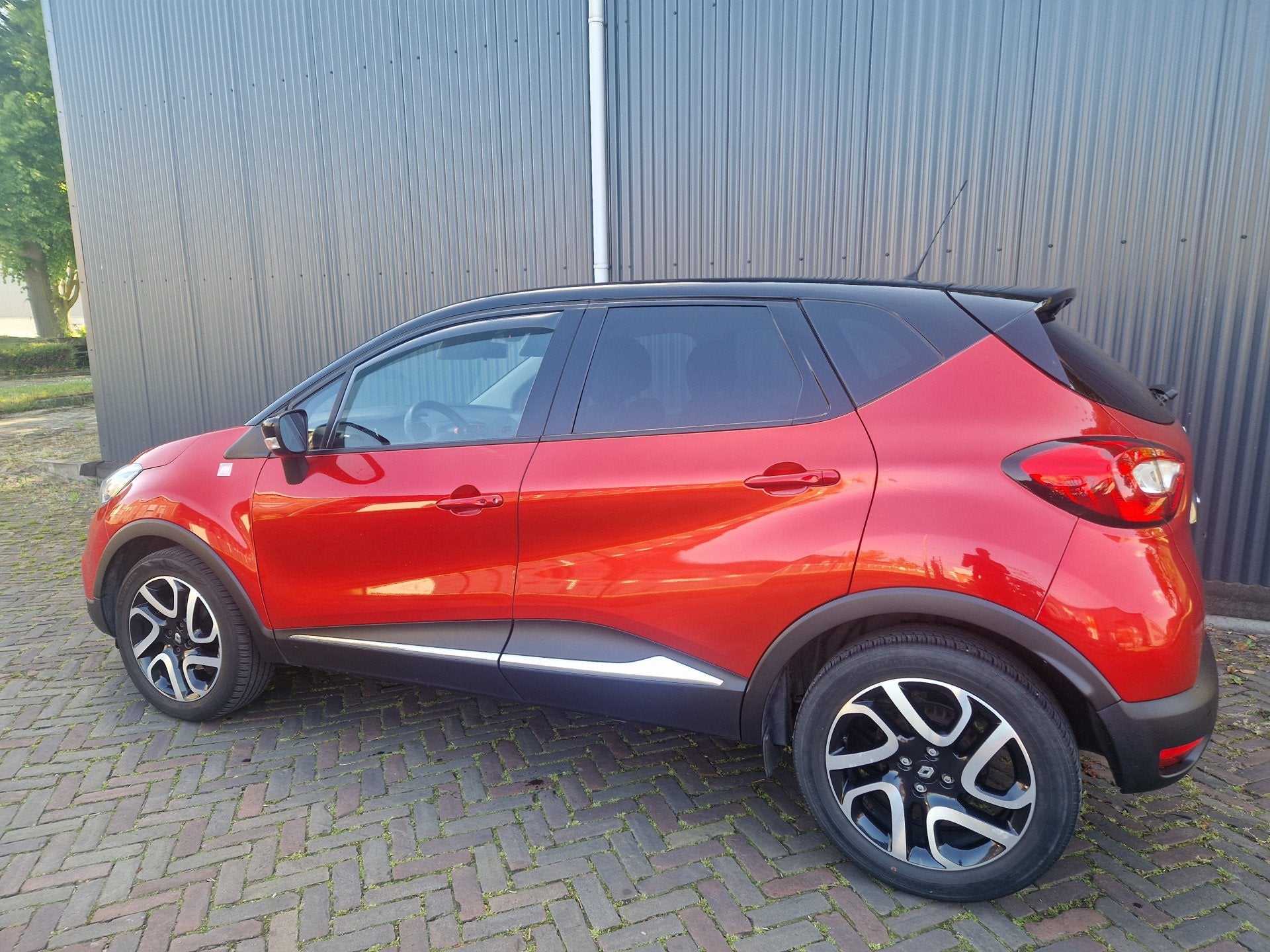 Renault Captur 1.2 TCe Helly Hansen Automaat, Climatronic,PD, Auto's, Euro 5, 4 cilinders, Leder en Stof, SUV of Terreinwagen