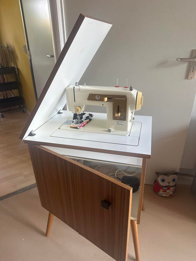 Lewenstein vintage naaimachine met meubel, Antiek en Kunst, Ophalen