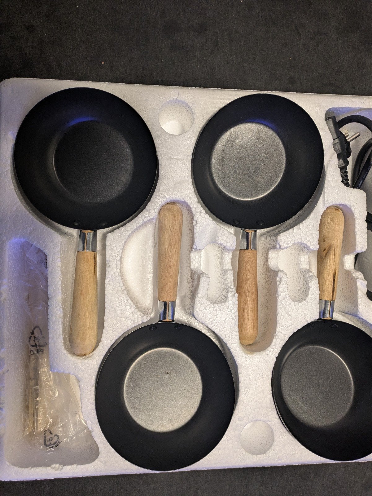 Mini Wokpannetjes Set - 4 Stuks met Houten Handvatten, Ophalen, Overige typen, Nieuw, Zwart