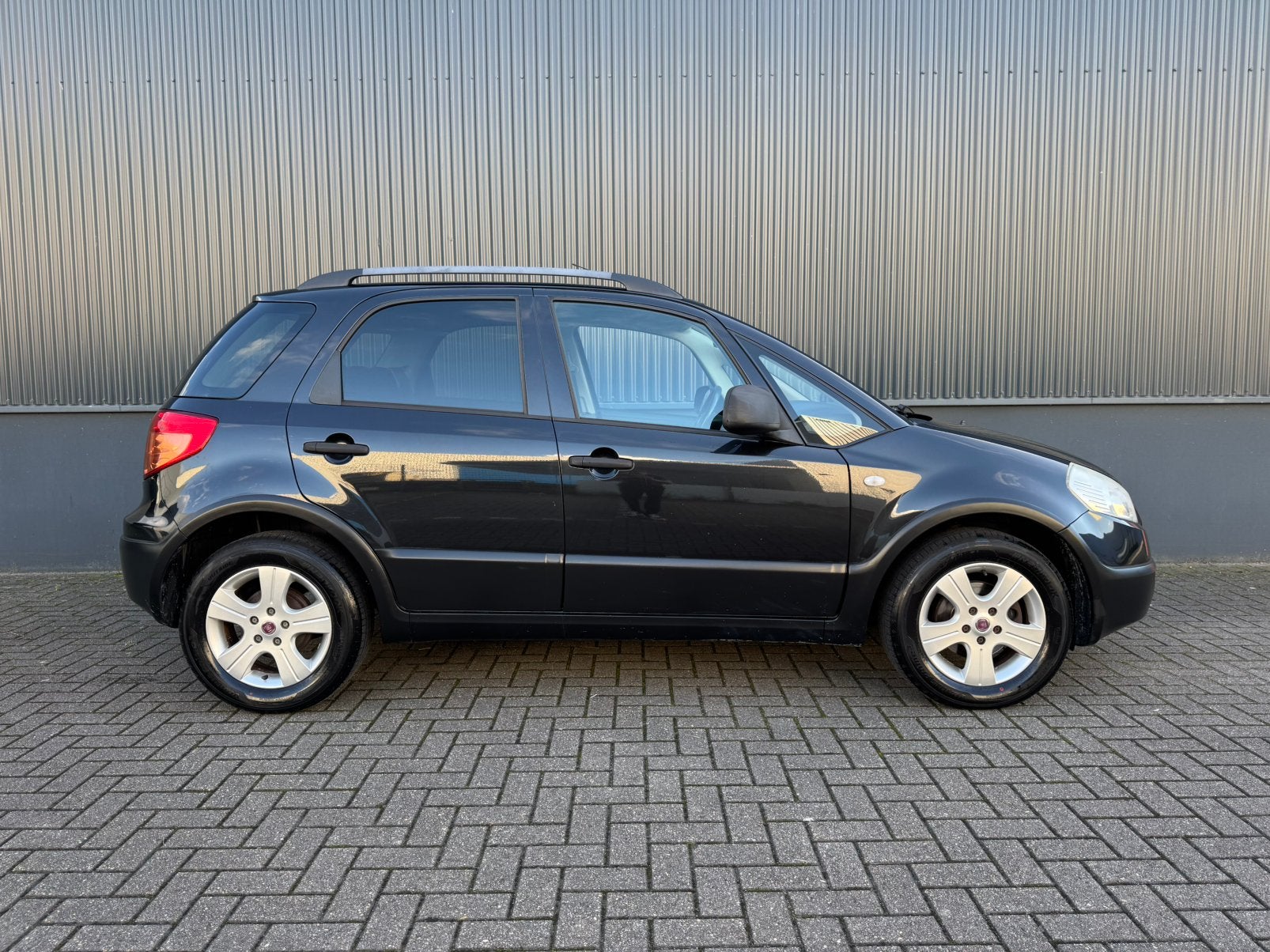 Fiat Sedici 1.6 | Suzuki SX4 | 140.960 KM | Airco,Nieuwe APK, Voorwielaandrijving, Zwart, 4 cilinders, 400 kg