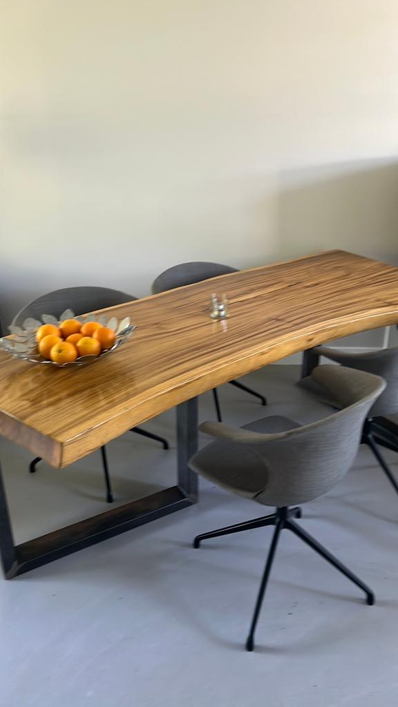 Gave Boomstamtafel met metalen onderstel (220x106x79), Huis en Inrichting, Tafels | Eettafels, Ophalen, Gebruikt, 100 tot 150 cm
