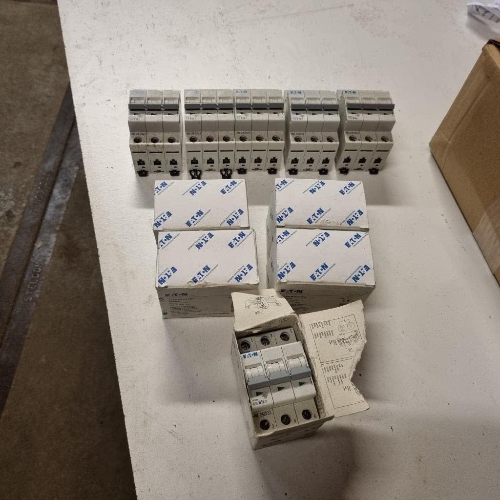 NIEUW !!   ETN INSTALLATIEAUTOMAAT 3 FASE 3-POLIG, Ophalen of Verzenden, Nieuw