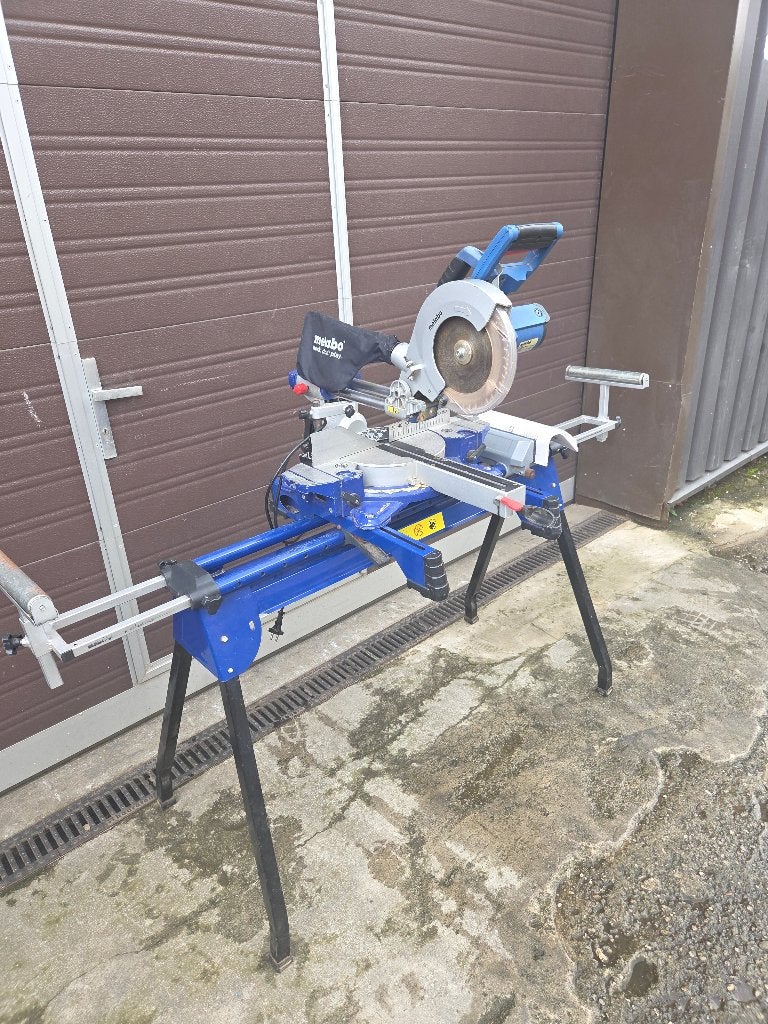 Metabo Afkortzaag KGS 216 Met een stevige onderstel, Doe-het-zelf en Verbouw, Gereedschap | Zaagmachines, Ophalen, Gebruikt, METABO